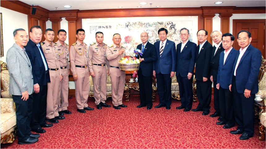 曼谷海军舰队向中总领导祝贺新年